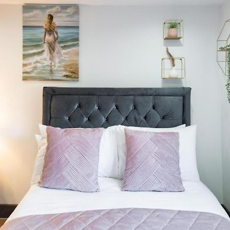 Heathrow Guest House - Oakway Feltham Dış mekan fotoğraf
