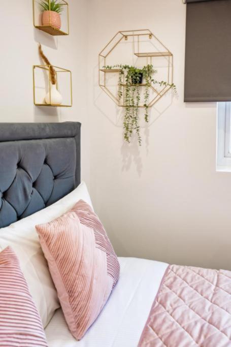 Heathrow Guest House - Oakway Feltham Dış mekan fotoğraf