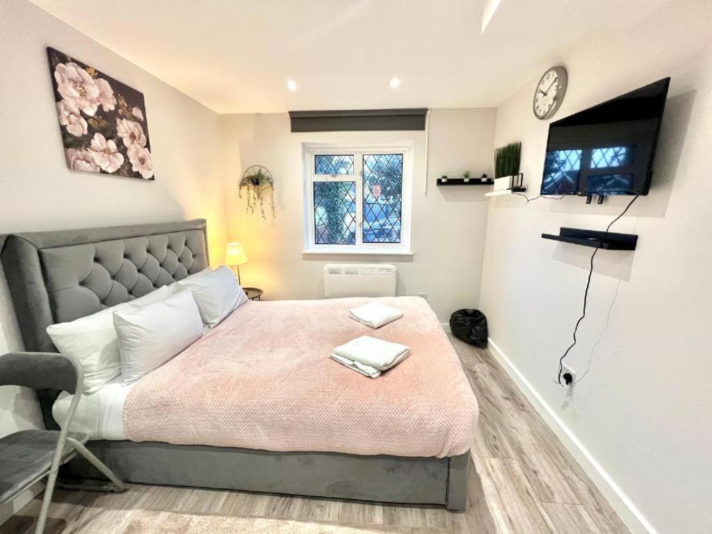 Heathrow Guest House - Oakway Feltham Dış mekan fotoğraf