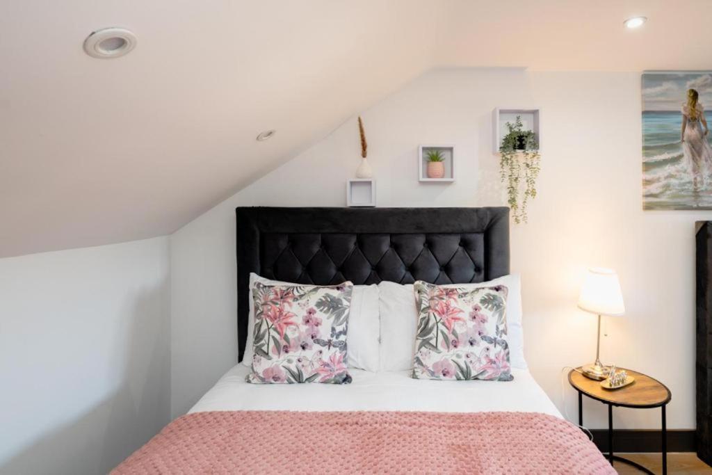 Heathrow Guest House - Oakway Feltham Dış mekan fotoğraf