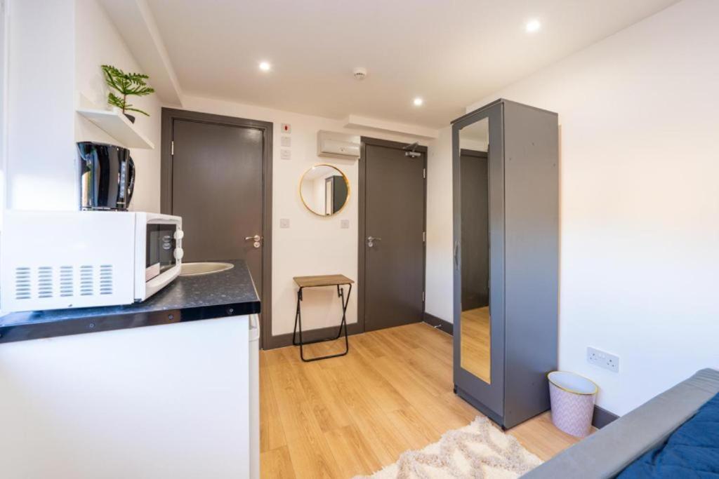 Heathrow Guest House - Oakway Feltham Dış mekan fotoğraf