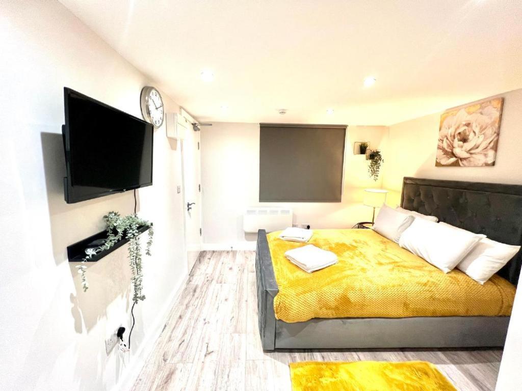 Heathrow Guest House - Oakway Feltham Dış mekan fotoğraf