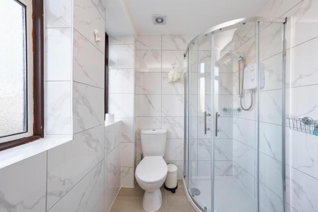 Heathrow Guest House - Oakway Feltham Dış mekan fotoğraf